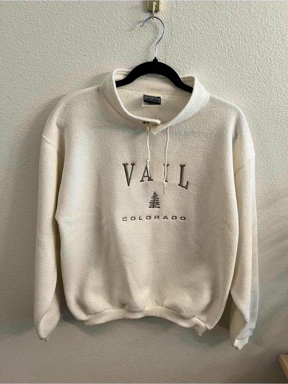 Vintage Vail Colorado Embroidered Fleece Sweatshirt Pullover Cream